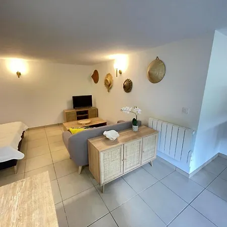 Bacchus Apartament *